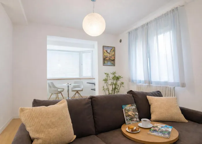 Lucchetta - Tre E Con Parcheggio Interno 4* Trévise